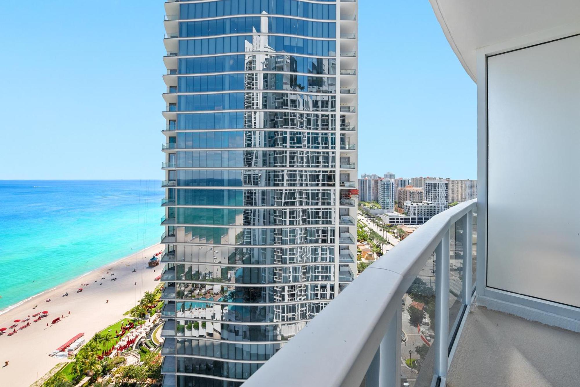 Trump International Deluxe 2 Queen Bed Ocean Front ซันนีไอลส์บีช ภายนอก รูปภาพ