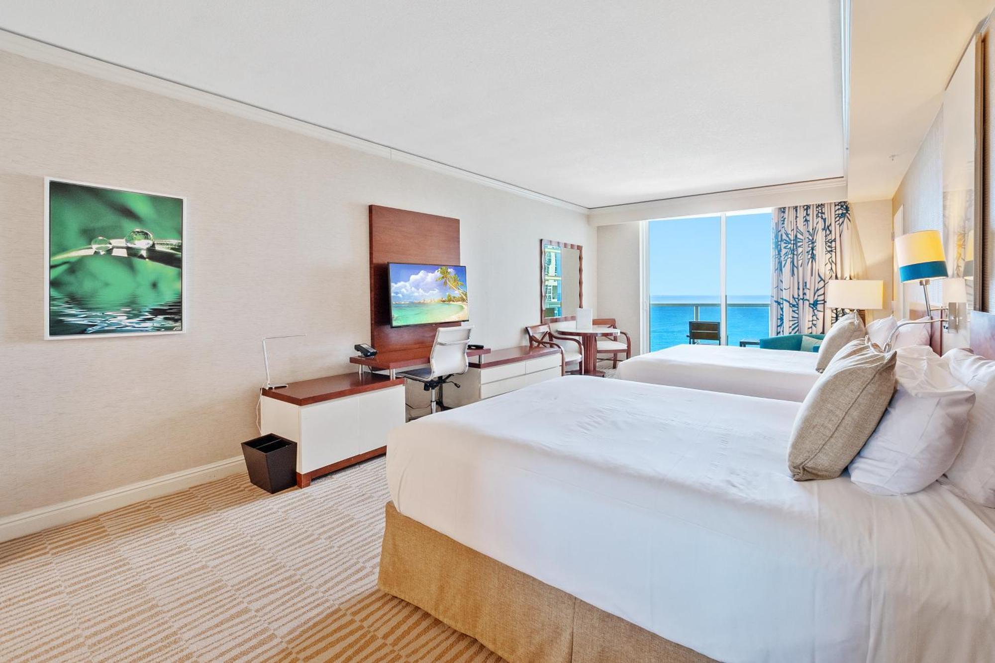 Trump International Deluxe 2 Queen Bed Ocean Front ซันนีไอลส์บีช ภายนอก รูปภาพ