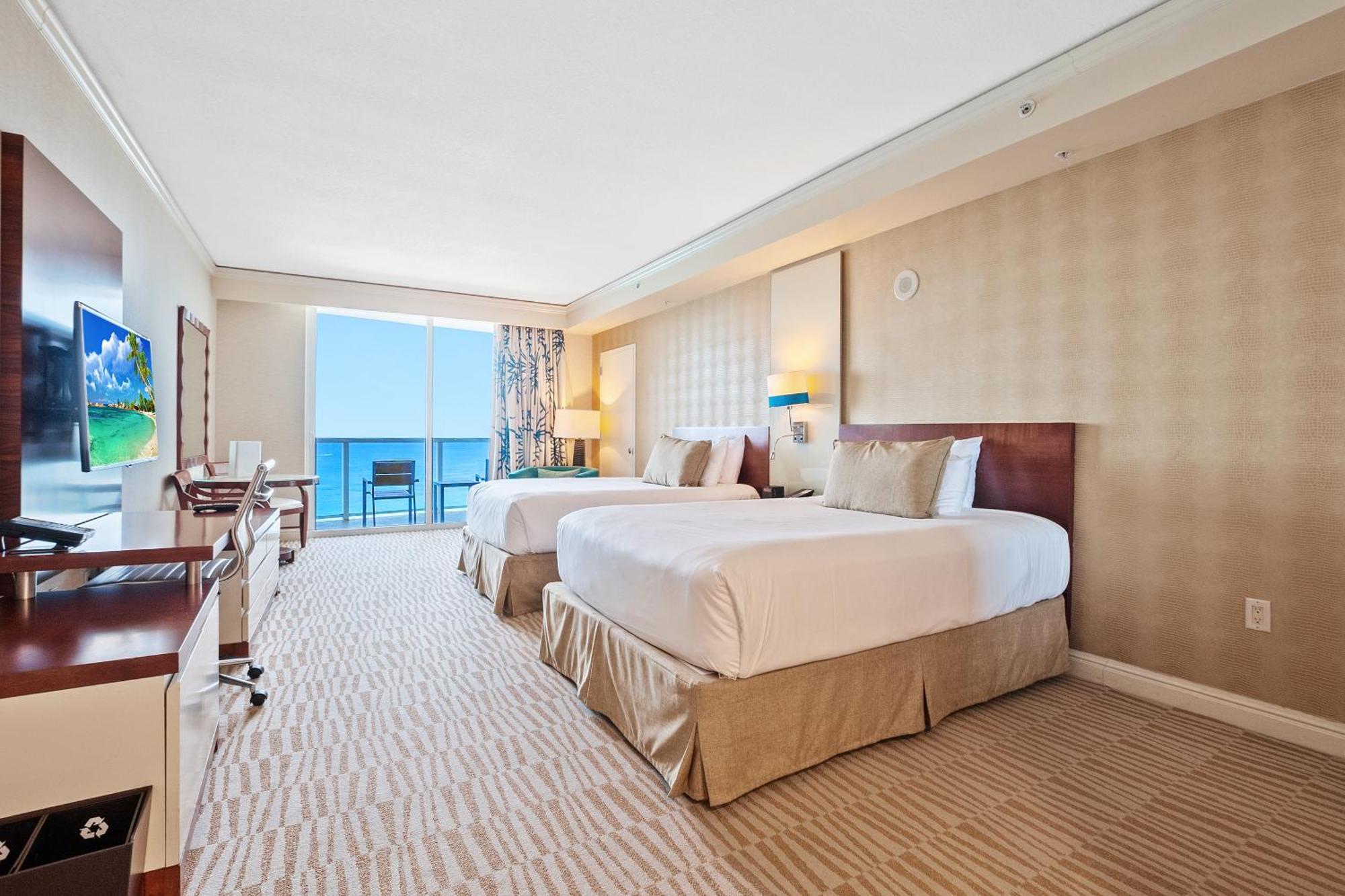 Trump International Deluxe 2 Queen Bed Ocean Front ซันนีไอลส์บีช ภายนอก รูปภาพ